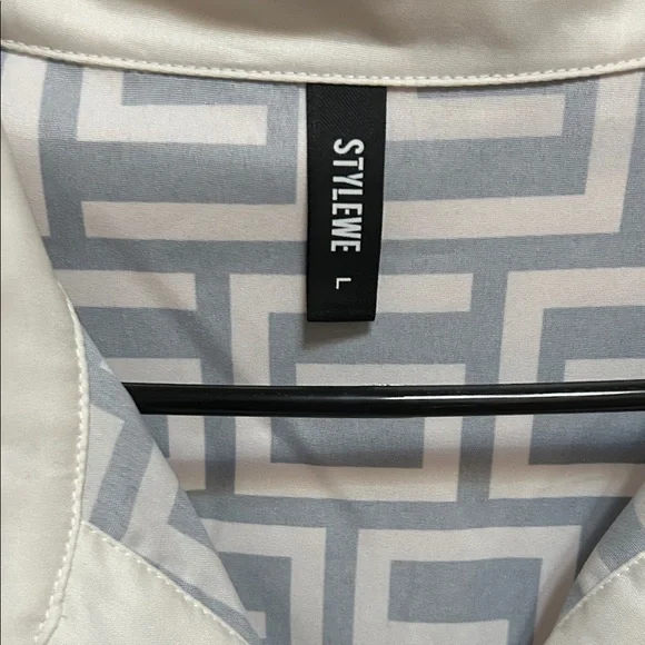 STYLEWE Gray and White Geometric Blouse - Picture 2 of 3